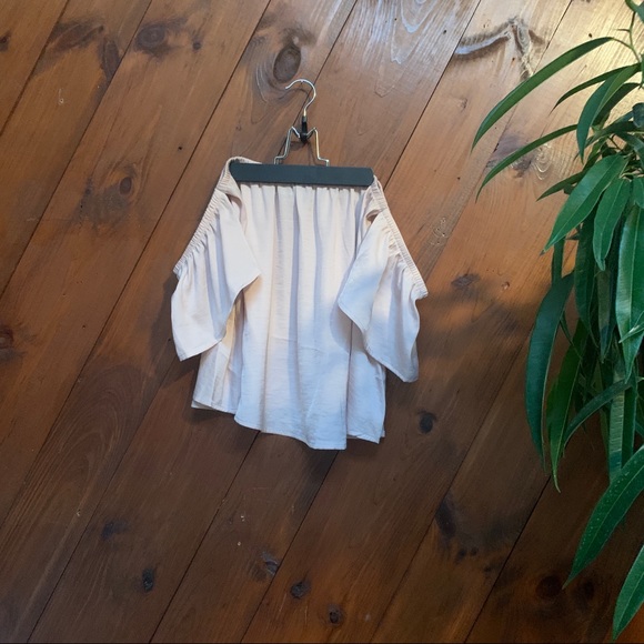 AEO Blush Off-Shoulder Silky Top - Picture 2 of 6